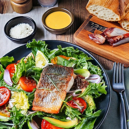 Caesar salát s grilovanou makrelou