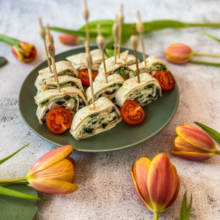 Tortillové rolky s lososem