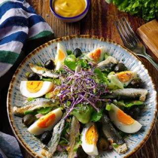 Salát s uzenými šproty